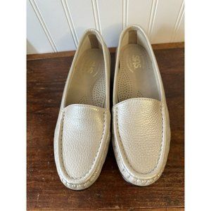 SAS Tripad Comfort Simplify Slip On Loafer Flat Ivory Gold Shimmer Leather 5 1/2